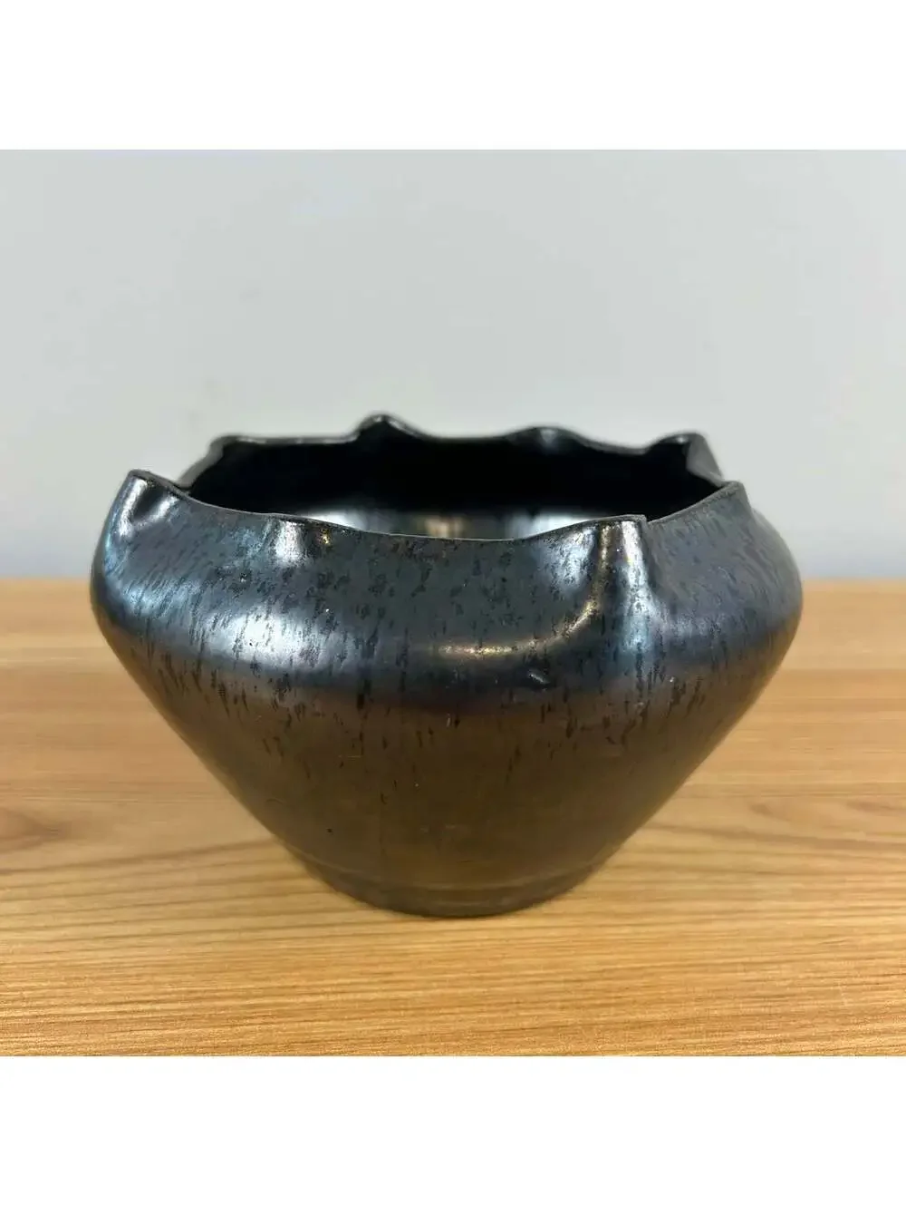 American Southern Art Pottery North Carolina Gunmetal Gray Pinched Rim Vase Bowl